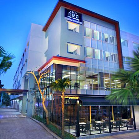 Hotel Neo Candi Simpang Lima - Semarang By Aston Екстер'єр фото