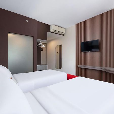 Hotel Neo Candi Simpang Lima - Semarang By Aston Екстер'єр фото
