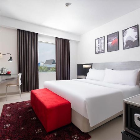 Hotel Neo Candi Simpang Lima - Semarang By Aston Екстер'єр фото
