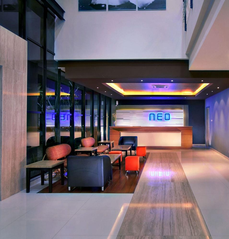 Hotel Neo Candi Simpang Lima - Semarang By Aston Екстер'єр фото
