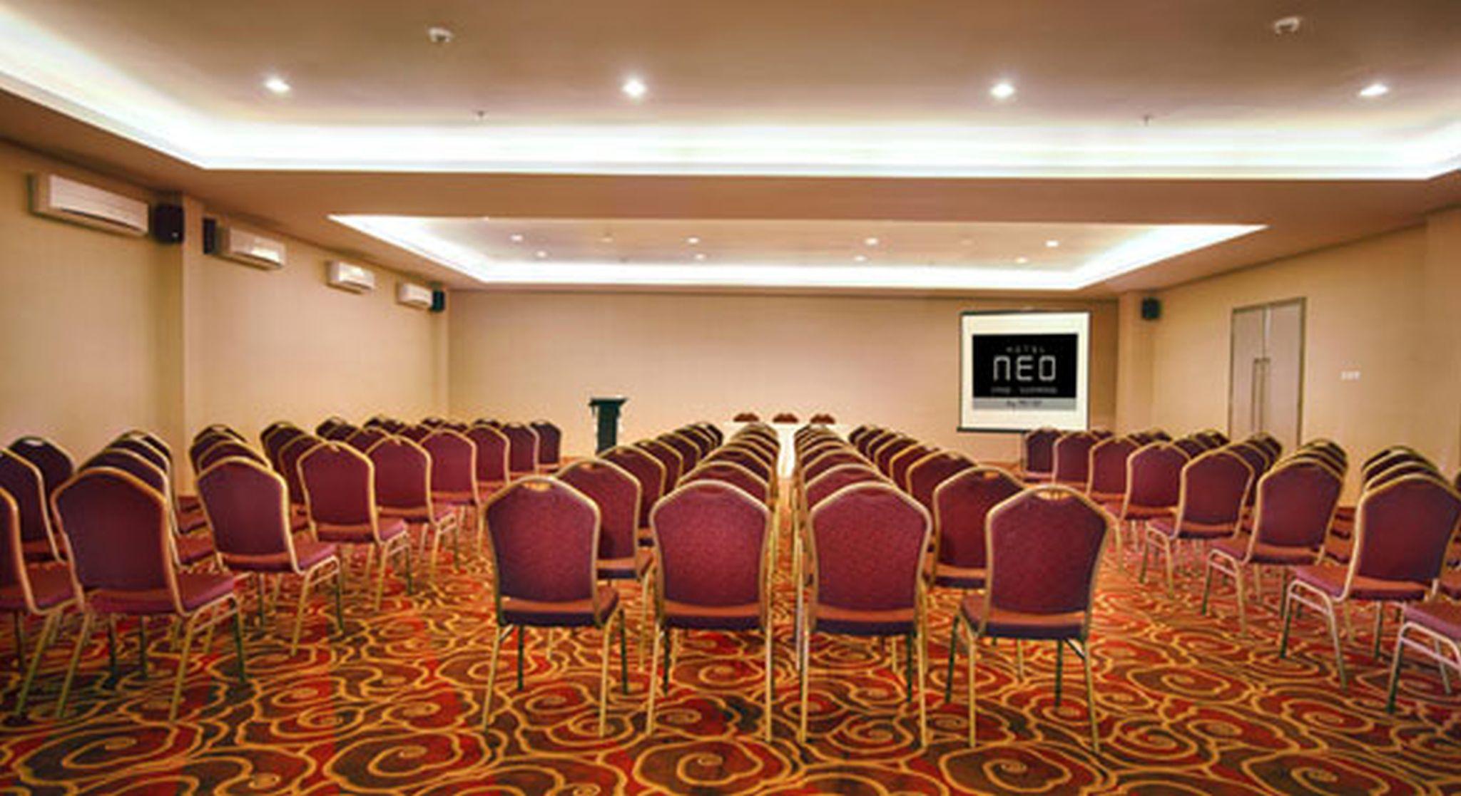 Hotel Neo Candi Simpang Lima - Semarang By Aston Екстер'єр фото