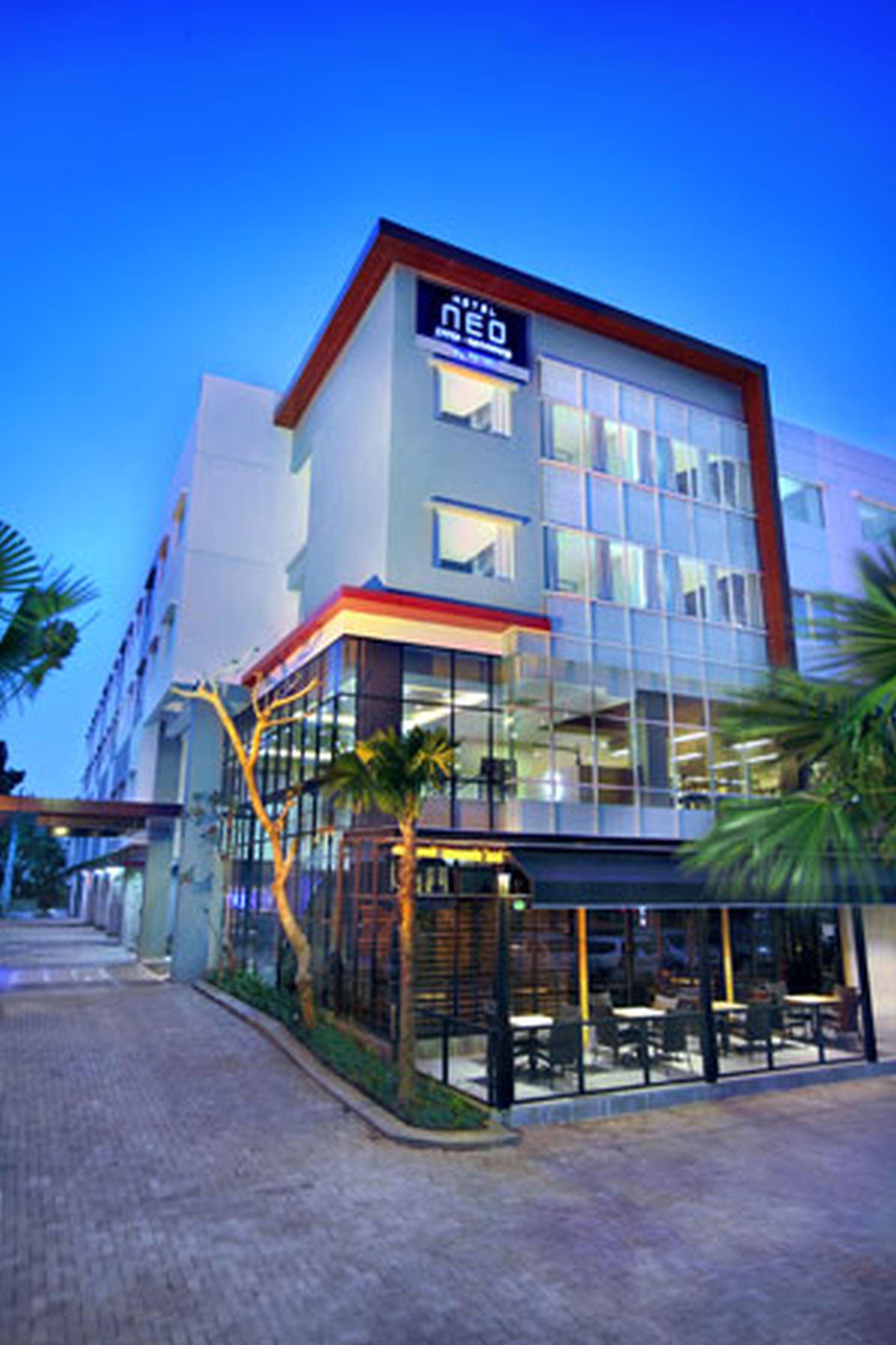 Hotel Neo Candi Simpang Lima - Semarang By Aston Екстер'єр фото