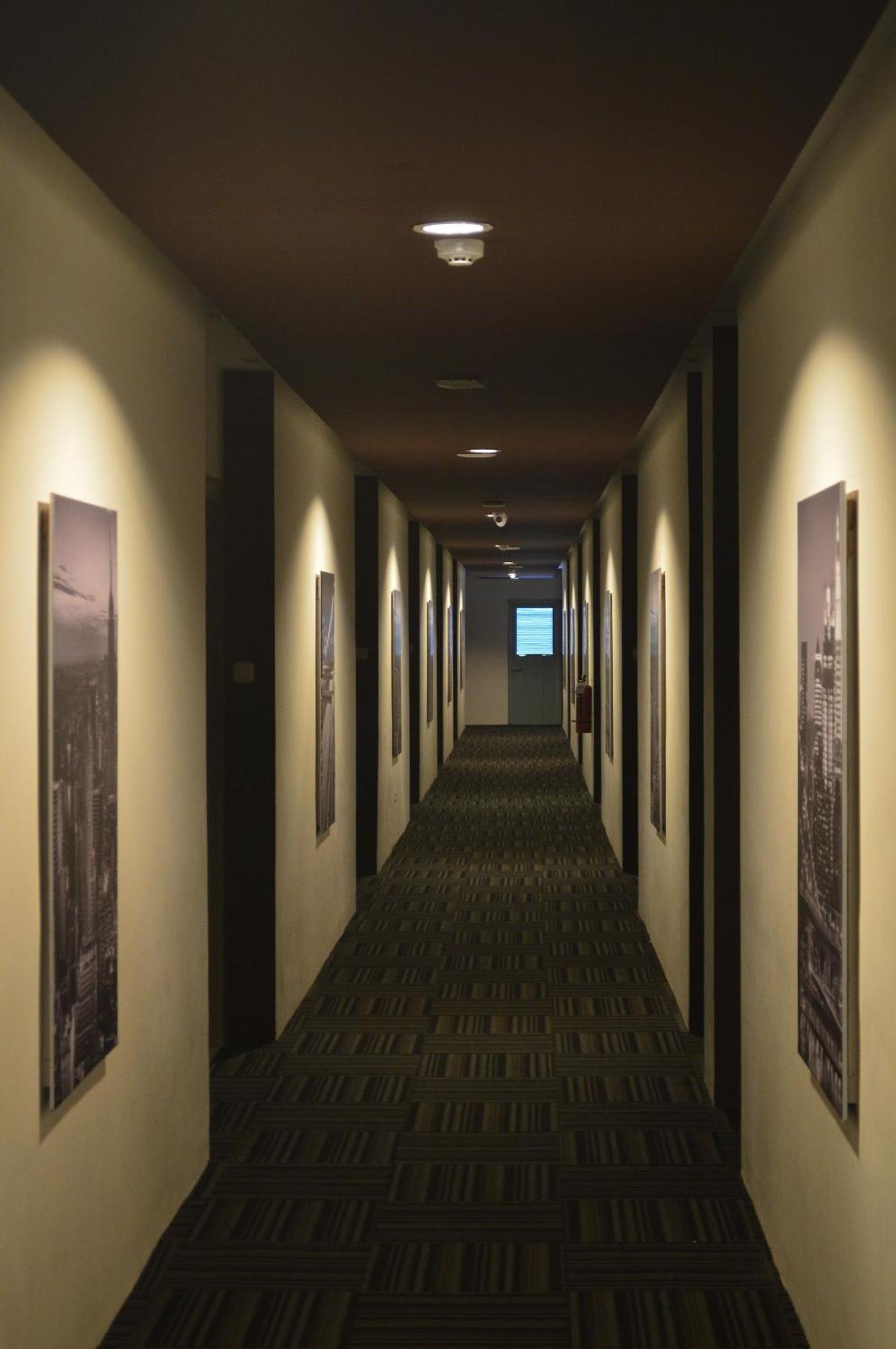 Hotel Neo Candi Simpang Lima - Semarang By Aston Екстер'єр фото