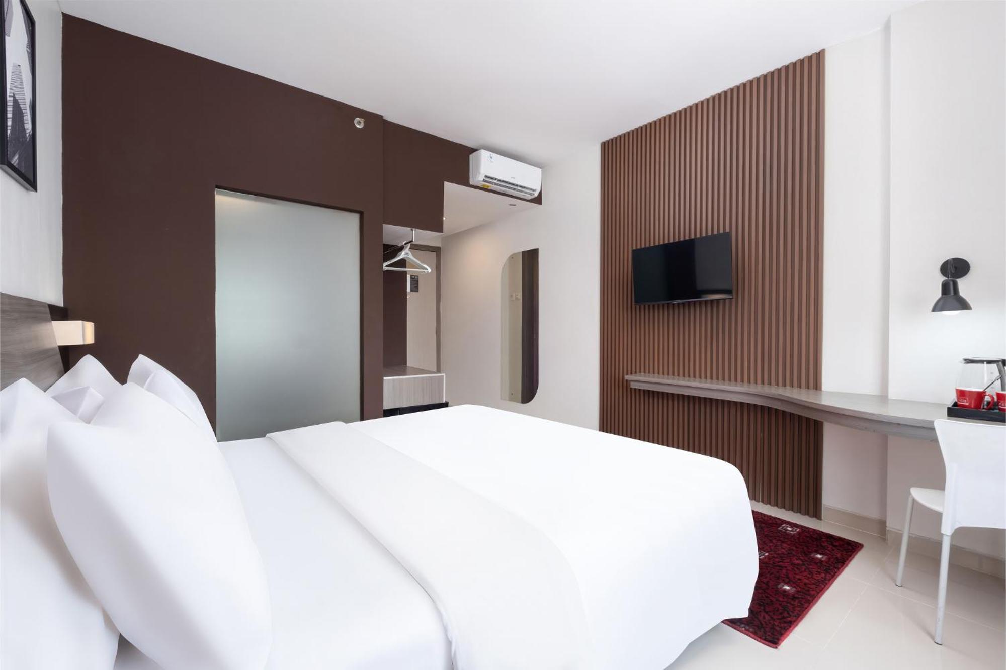 Hotel Neo Candi Simpang Lima - Semarang By Aston Екстер'єр фото