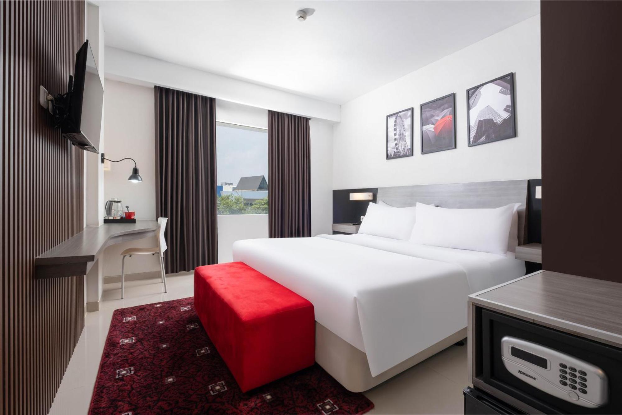 Hotel Neo Candi Simpang Lima - Semarang By Aston Екстер'єр фото