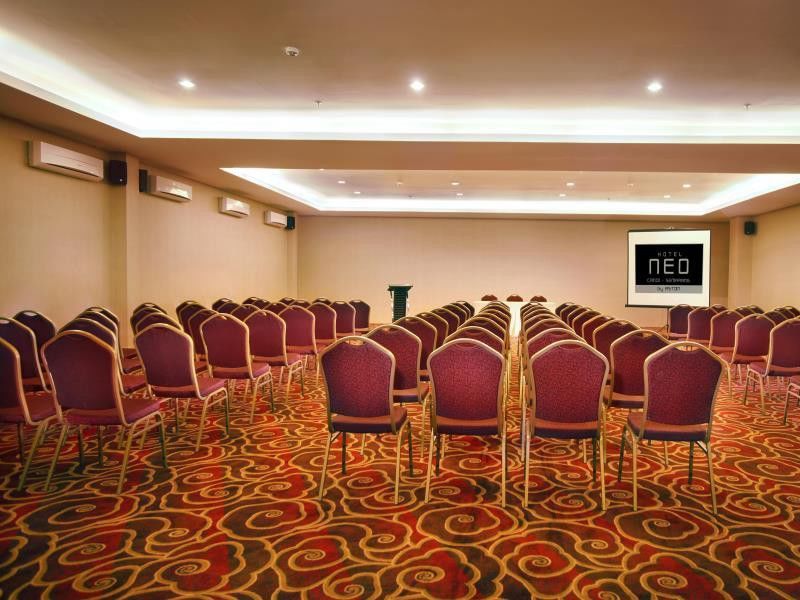 Hotel Neo Candi Simpang Lima - Semarang By Aston Екстер'єр фото