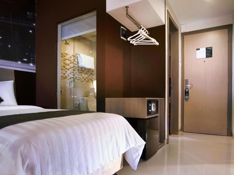 Hotel Neo Candi Simpang Lima - Semarang By Aston Екстер'єр фото