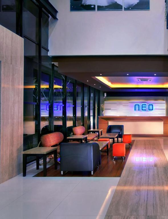 Hotel Neo Candi Simpang Lima - Semarang By Aston Екстер'єр фото