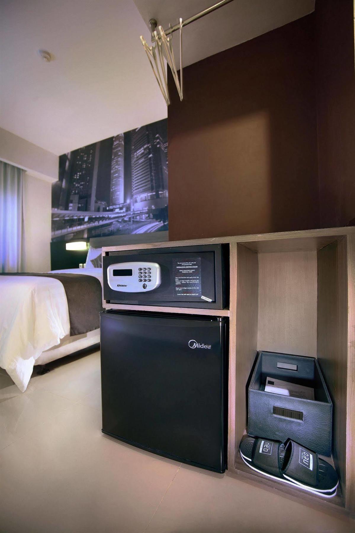 Hotel Neo Candi Simpang Lima - Semarang By Aston Екстер'єр фото