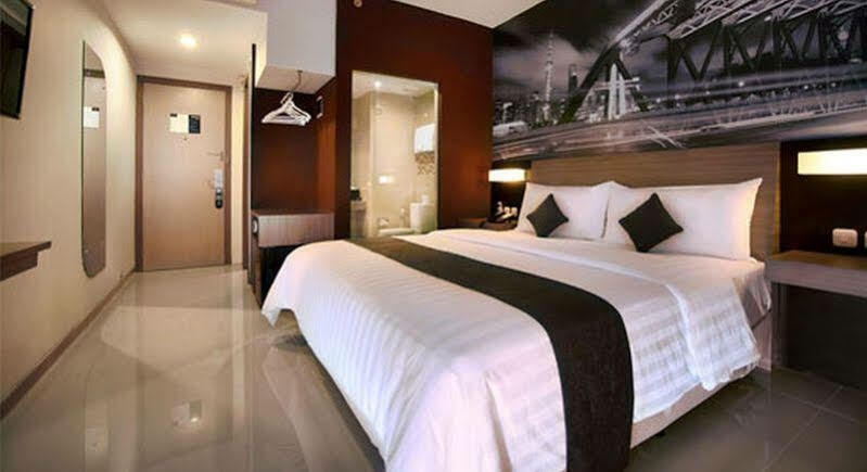 Hotel Neo Candi Simpang Lima - Semarang By Aston Екстер'єр фото