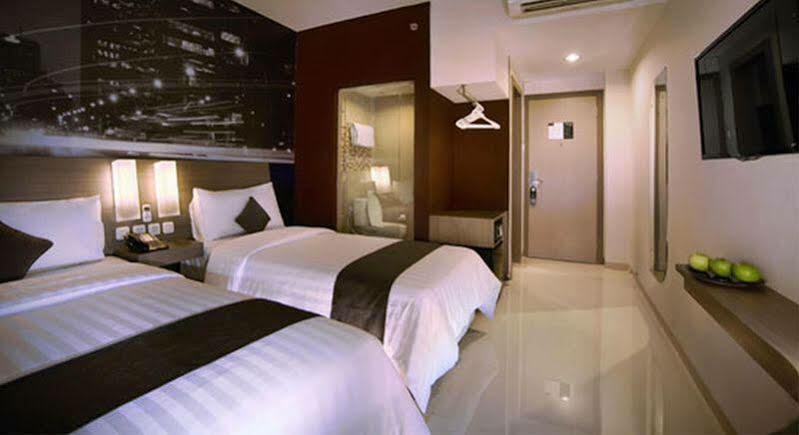 Hotel Neo Candi Simpang Lima - Semarang By Aston Екстер'єр фото
